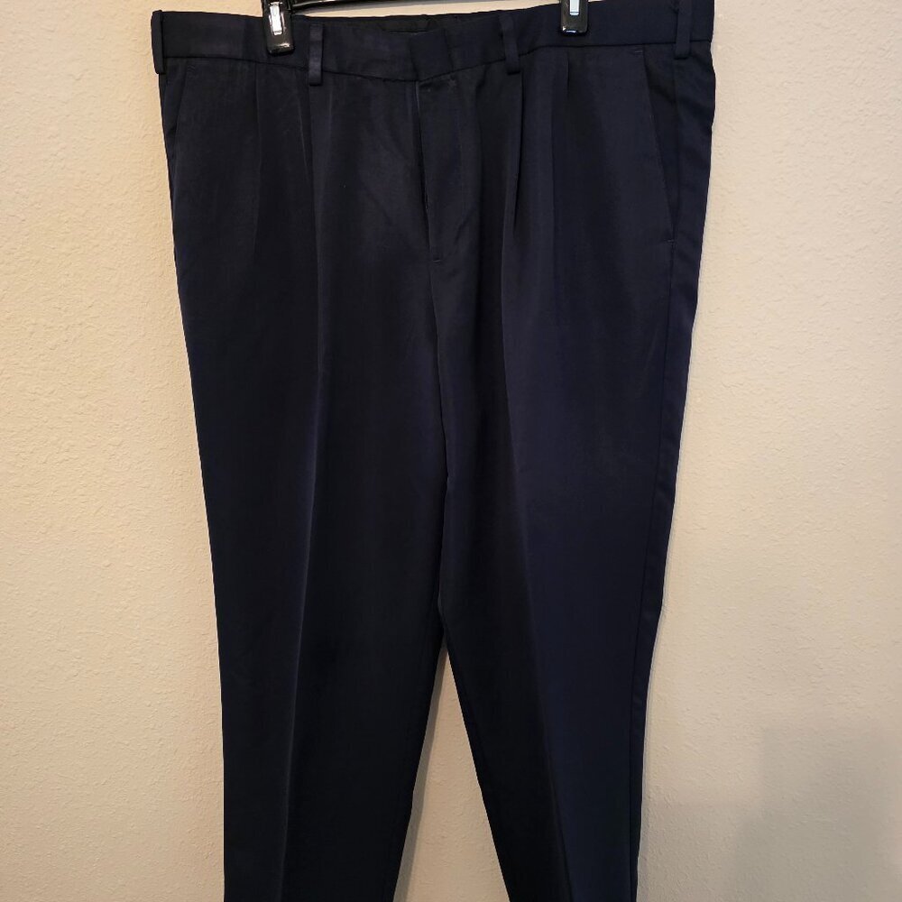 Dockers Microfiber Pleated Dress Pants, Men's Size 40"x30".